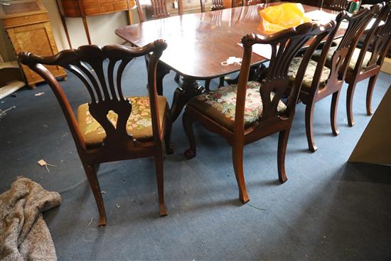 A set of eight George II style Irish red walnut and oak dining chairs, W.1ft 9in. H.3ft 3in.